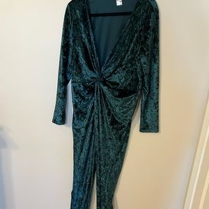 Green crushed velvet Venus jumpsuit never worn in a size large!